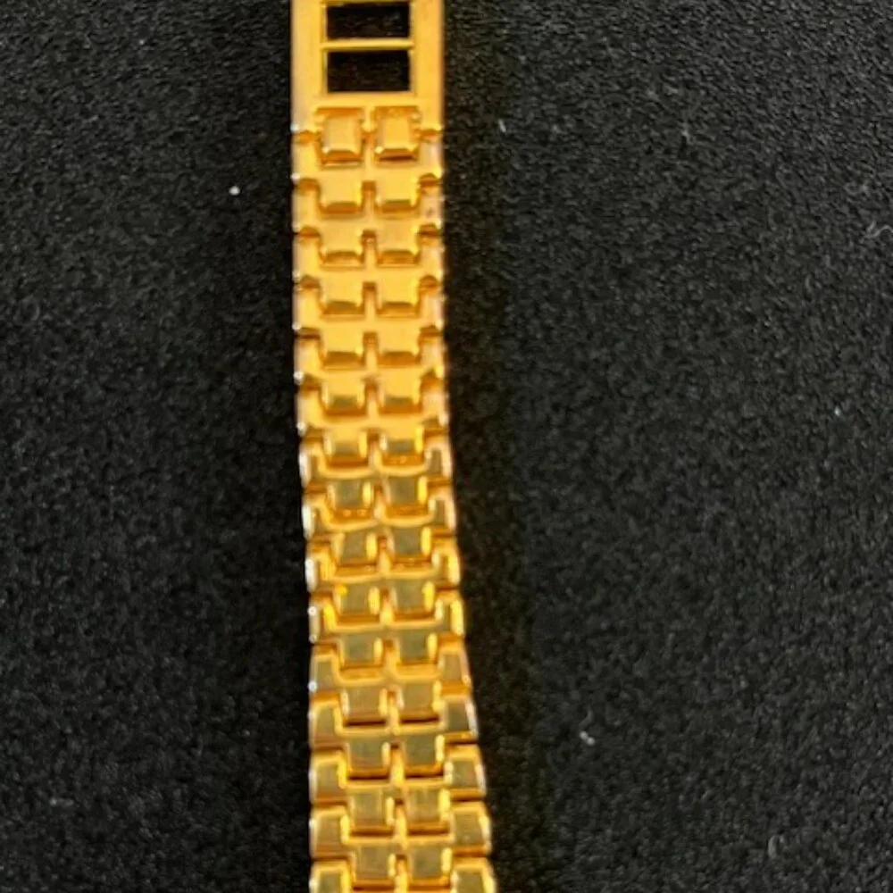 VINTAGE ACUET | Gold-tone bracelet watch-NEW Battery
